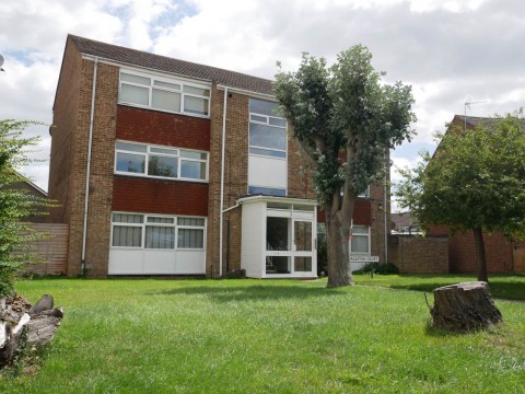 View Full Details for Thurlaston Court, Rainham, Kent ME8 8NX