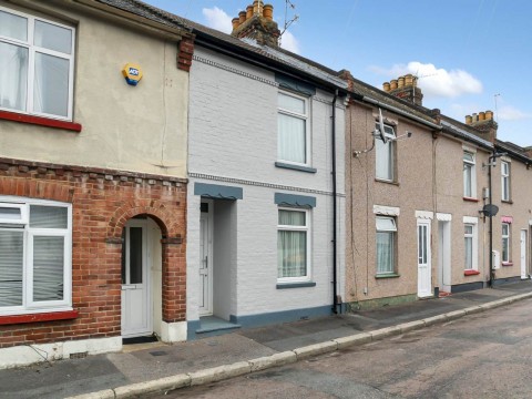 View Full Details for Albert Road, Kent ,  ME4 5PZ