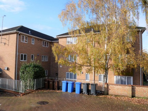 View Full Details for Ferrier close, Rainham, Kent  ME8 9JL