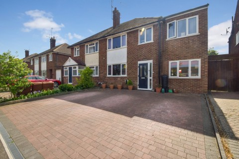 View Full Details for Parkfield Road, Rainham, Gillingham, Kent ME8 7SZ