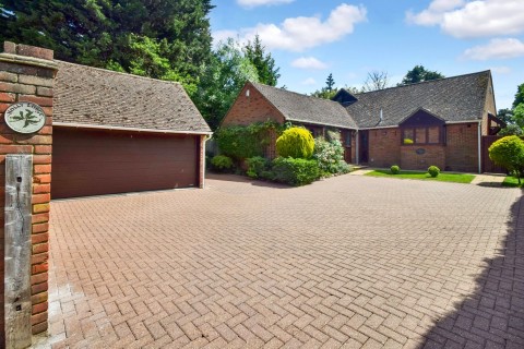 View Full Details for Place Lane, Hartlip, Sittingbourne, Kent ME9 7TR