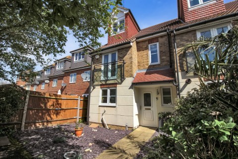 View Full Details for Mariners View, Gillingham, Kent ME7 2RW