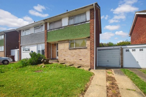 View Full Details for Bettescombe Road, Rainham, Gillingham, Kent ME8 9HS
