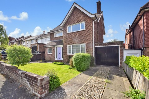 View Full Details for Brenchley Avenue, Gravesend, Kent DA11 7RQ