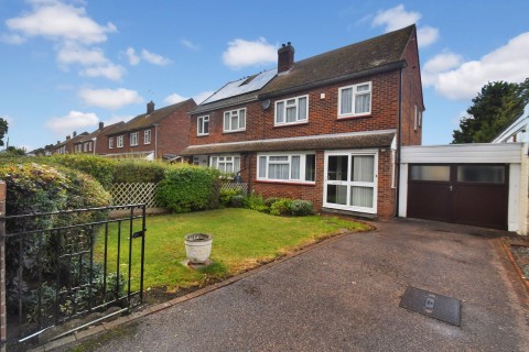 View Full Details for Oak Lane, Upchurch, Sittingbourne, Kent ME9 7AT
