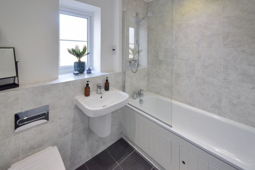 Images for Golve Drive, Chatham, Kent