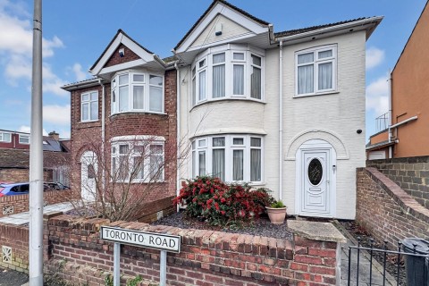 View Full Details for Toronto Road, Gillingham, Kent ME7 2EW