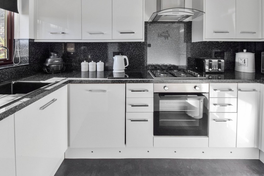 Images for Raleigh Close, Princes Park, Chatham, Kent