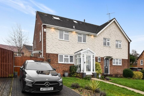 View Full Details for Fallowfield, Wayfield, Chatham, Kent ME5 0DX