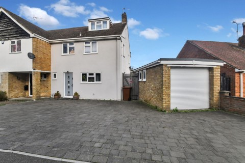 View Full Details for Holmoaks, Rainham, Gillingham, Kent ME8 7DF