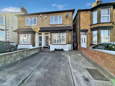View Full Details for Napier Road, Gillingham, Kent ME7 4HB