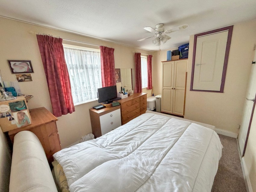 Images for Hanway, Rainham, Gillingham, Kent