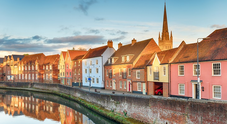 Waterside town houses